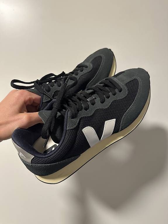 Veja Scarpe da uomo: Veja Schuhe – Usato da Basel venduto da AnDeg