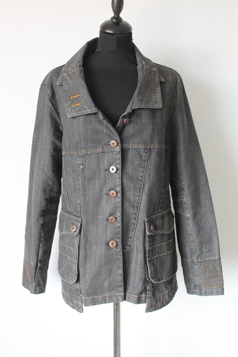 Giacche: Veste en jeans taille 40 – Usato da Chez-le-Bart venduto da jasse