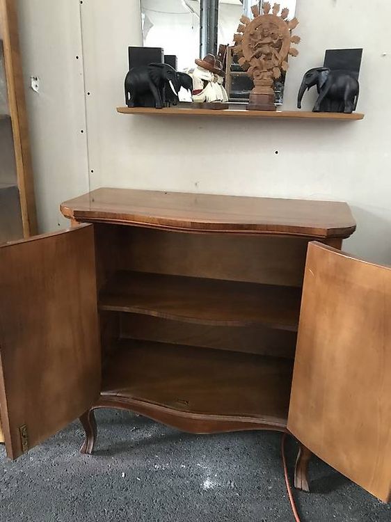 Commodes: Antike geschwungene Holz-Kommode – D'occasion à Wildegg par KramerBeni 1