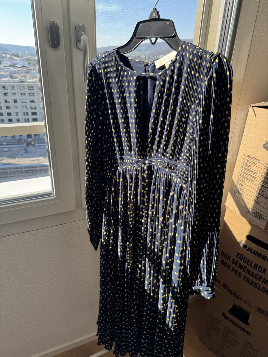 Michael Kors Vestiti: Schickes Plisseekleid Grösse XS Michael Kors – Nuovo (secondo la descrizione) da Spreitenbach venduto da TheStyleAtelier 3