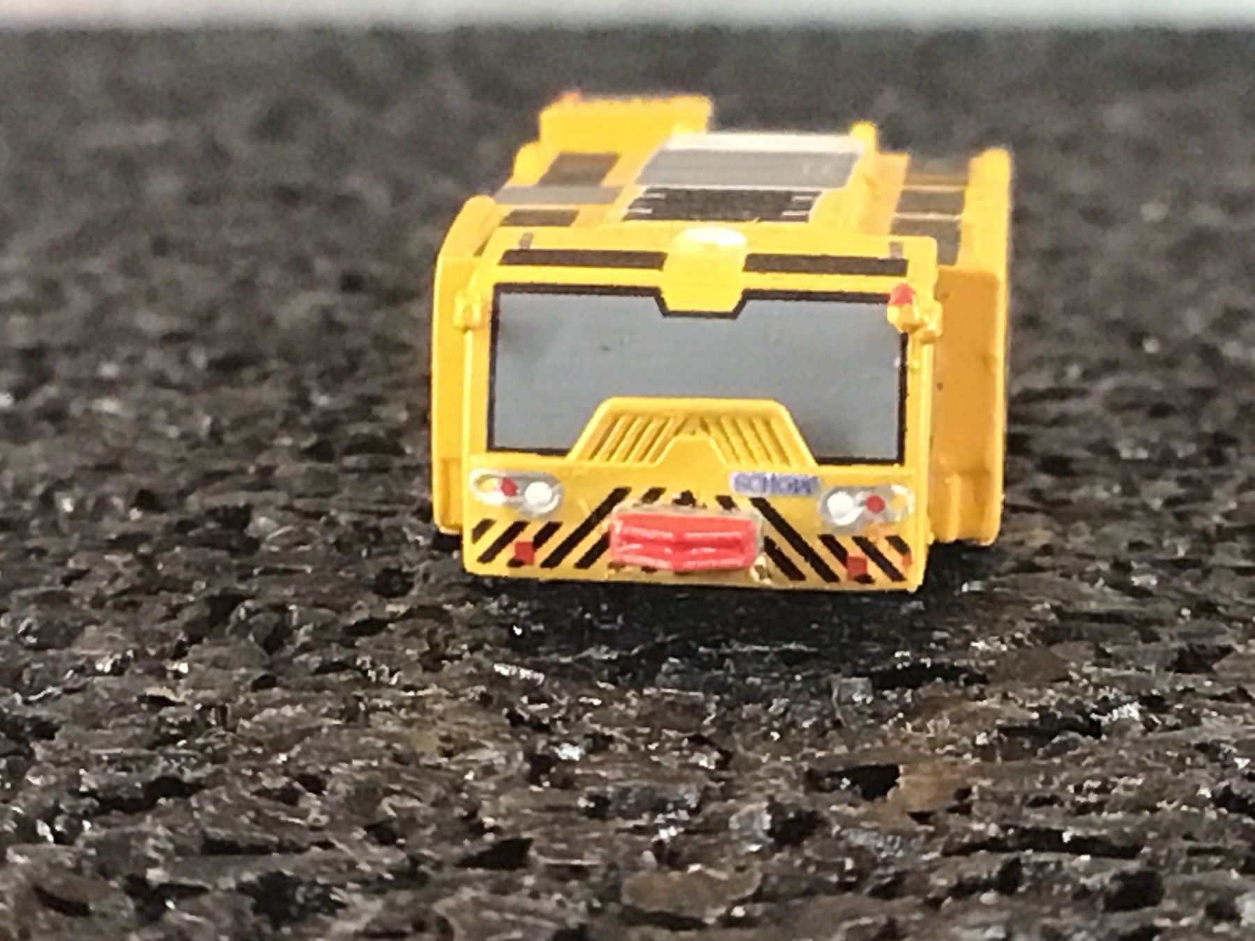 Kit di modellismo & Modellini statici: SICHERHEIT VON  FLUGHAFENSCHLEPPERN – Usato da Männedorf venduto da Spezial-Modelle 4