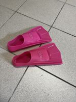 Lot 4 maillots de bain fille env. 10 ans + palmes 33-34