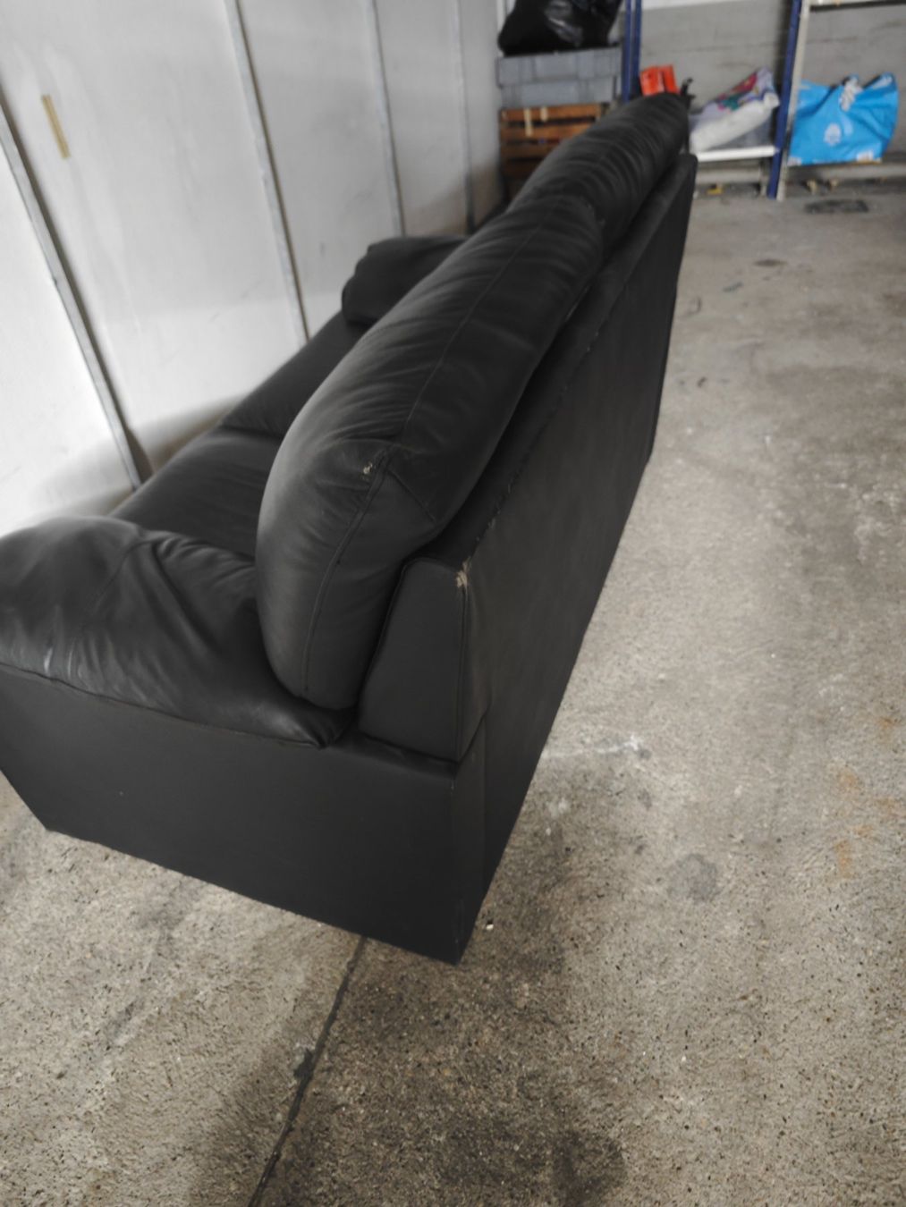 Conforama Divani: Sofa Leder schwarz 2-Sitzer – Usato da Beringen venduto da ble_nw7z 3