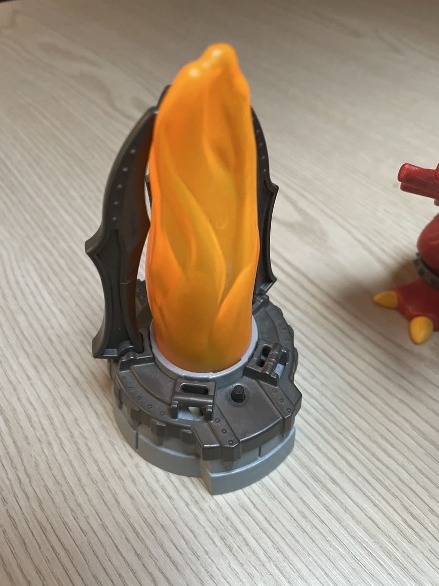 Statuette: Playmobil Drache und Feuer – Usato da Wettswil venduto da Chlaettermus 2
