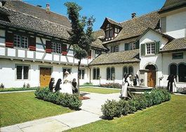 BOLLINGEN SG Abtei Mariazell-Wurmsbach - Kreuzgarten
