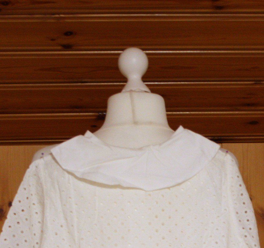 Blusen: Bluse Lochstickerei weiss Gr. M – Gebraucht aus Flüelen von Diversicum-Vintage 4