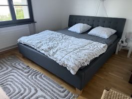 Bett 180x200cm anthrazit gut erhalten, Matratzen neu