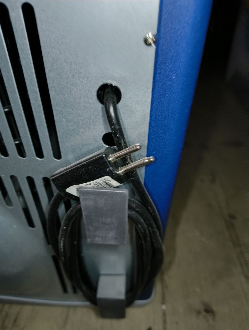 Frigoriferi & Refrigeratori: Camping Kühltruhe von Berger, 12V/230V, – Usato da St. Gallen venduto da Kiwi888 5