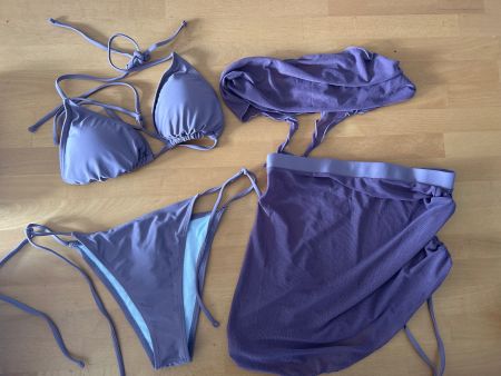Bikini Set mit Tuch lila Grösse M neuwertiger Zustand