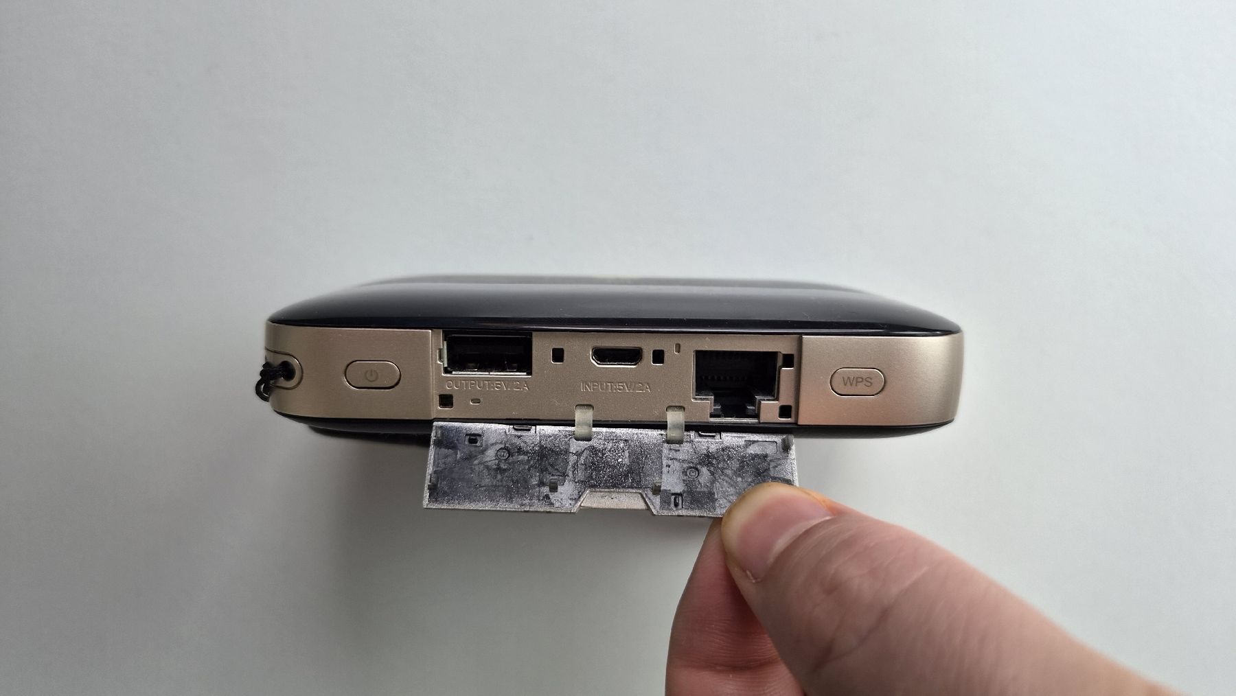 Huawei Modem & Router: Huawei CAT6 Mobile WLAN Router 6400 mAh – Usato da Zürich venduto da Gruezi_8046 4