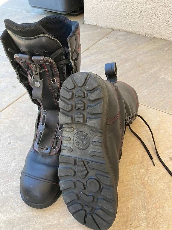 Chaussures hommes: Feuerwehr-Stiefel – D'occasion à Ebikon par moro55 1