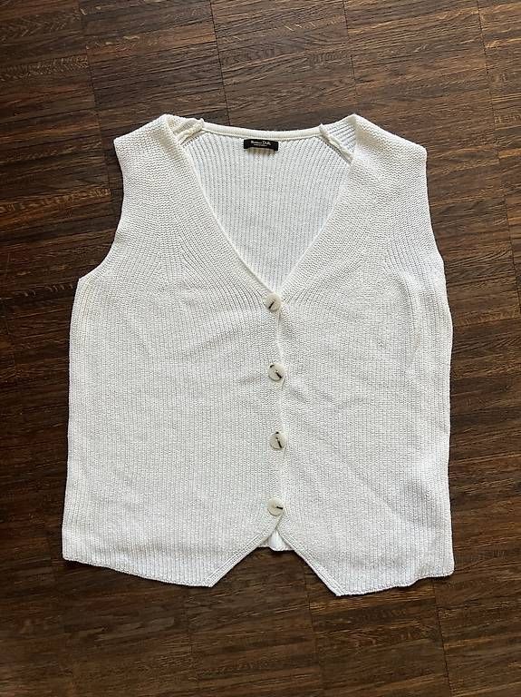 Gilets & Westen: Massimo Dutti Weste zu verkaufen – Neu und originalverpackt aus Arlesheim von sel_n57l
