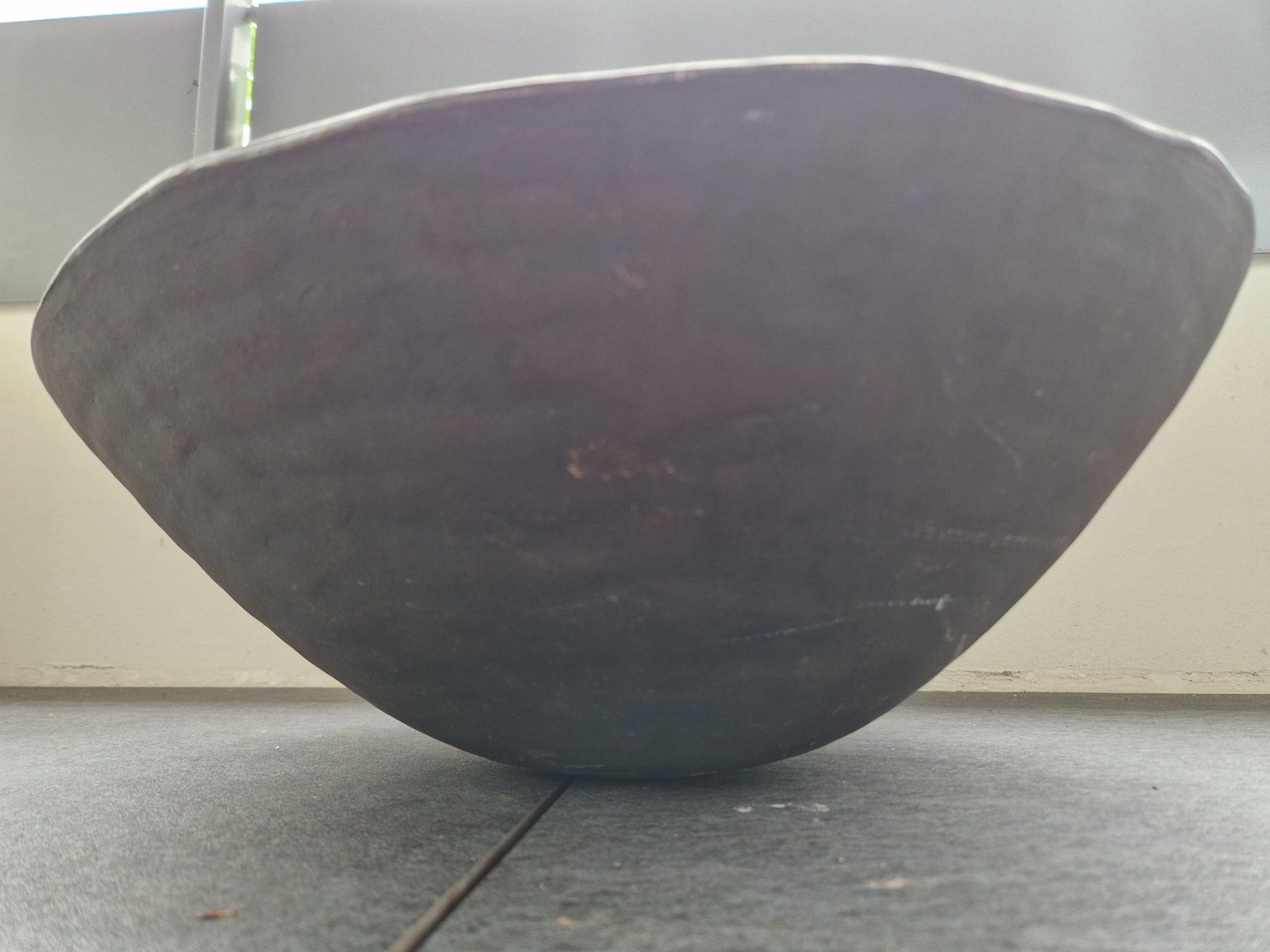 Schalen: Bol géant artisanal en grès noir - Élégance pour votre déco – Gebraucht aus Belmont-Lausanne von Stephane_C