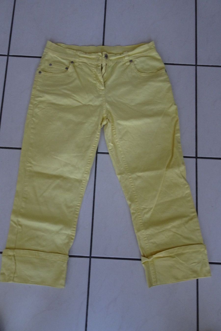 Pantaloni: Jeans gelb 7/8 lang Gr. 36 – Usato da Strengelbach venduto da schmetterling20