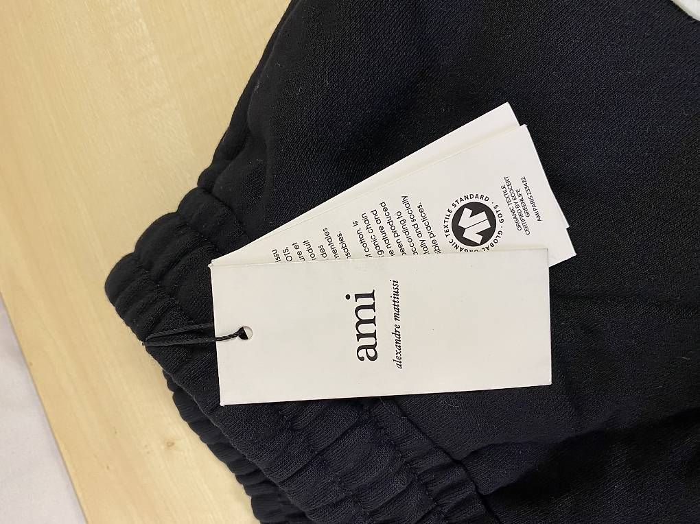 Hosen: Shorts,Kurze Hose Ami Paris – Gebraucht aus Meisterschwanden von  4