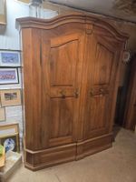 Massiv Nussbaum Bodenseeschrank
