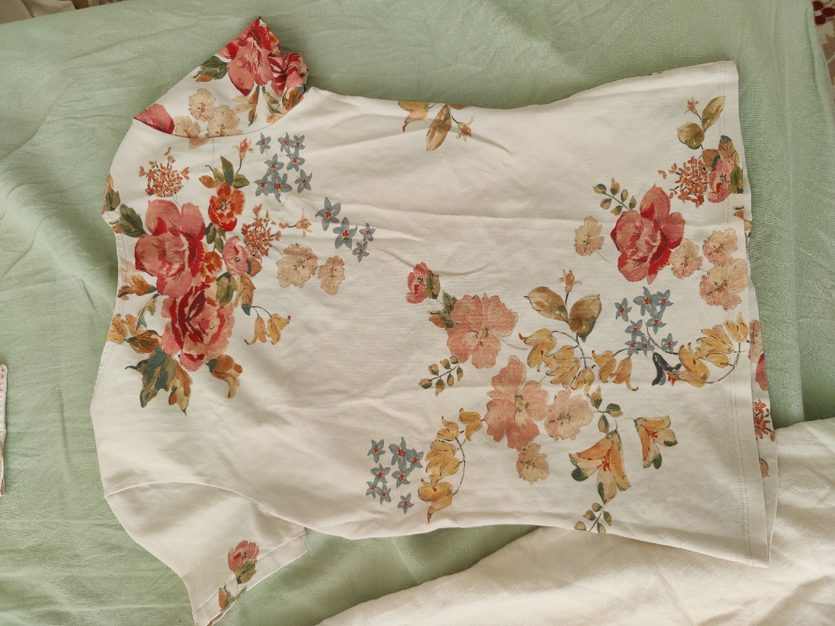 Sezane T-shirts: sezane calvi print tee shirt size S – D'occasion à Horgen par nfo_8dpy 3