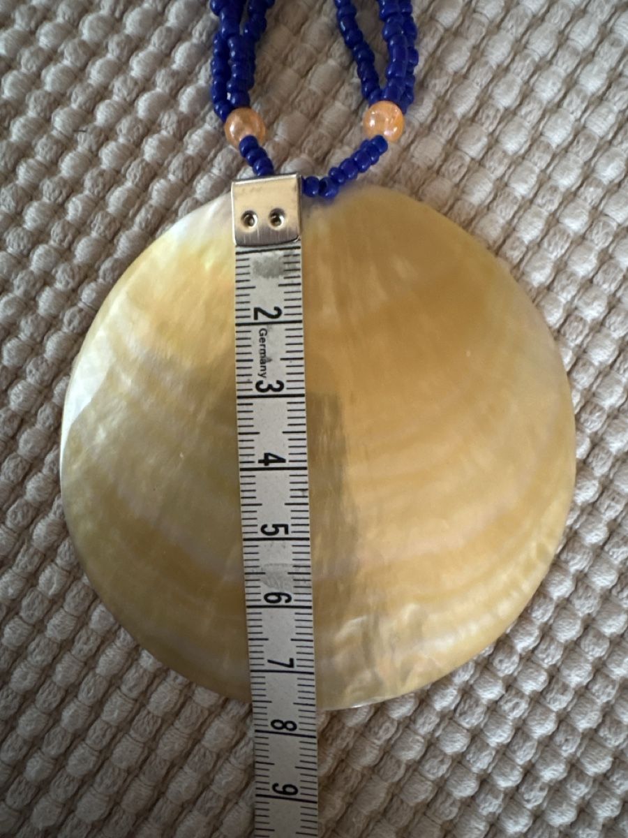 Catenine: Kette mit grossem Muschel / Perlmutt Anhänger – Usato da Rümlang venduto da BoutiqueMonique16 2
