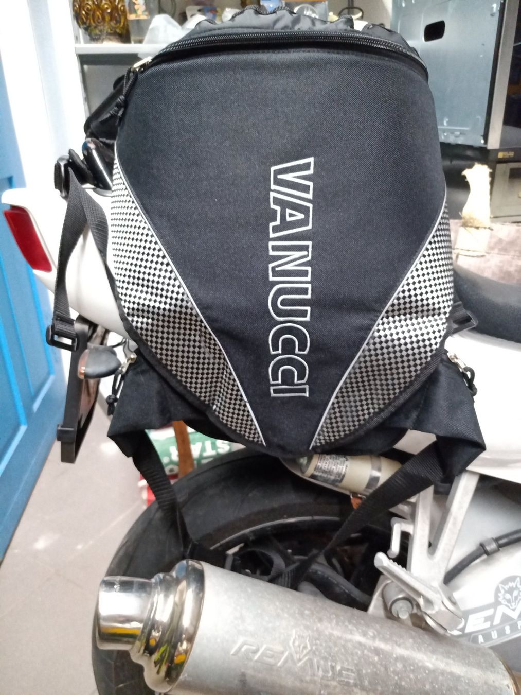 Zaini: Backpack Racing Rucksack / Motorradrucksack – Usato da Oberegg venduto da A-Z.Handel.Loehrer 1