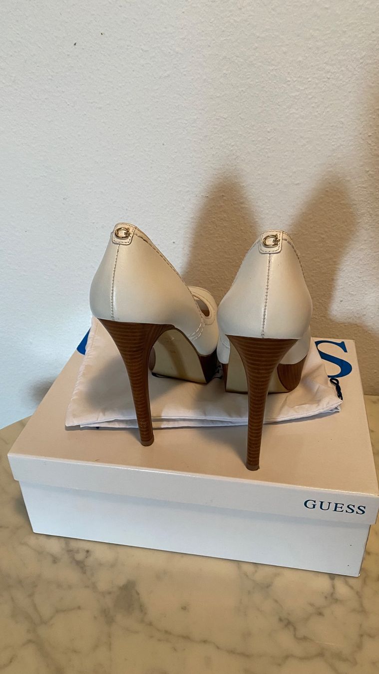Guess Scarpe da donna: GUESS Pumps weiss – Usato da Wohlen AG venduto da Dorigos 2