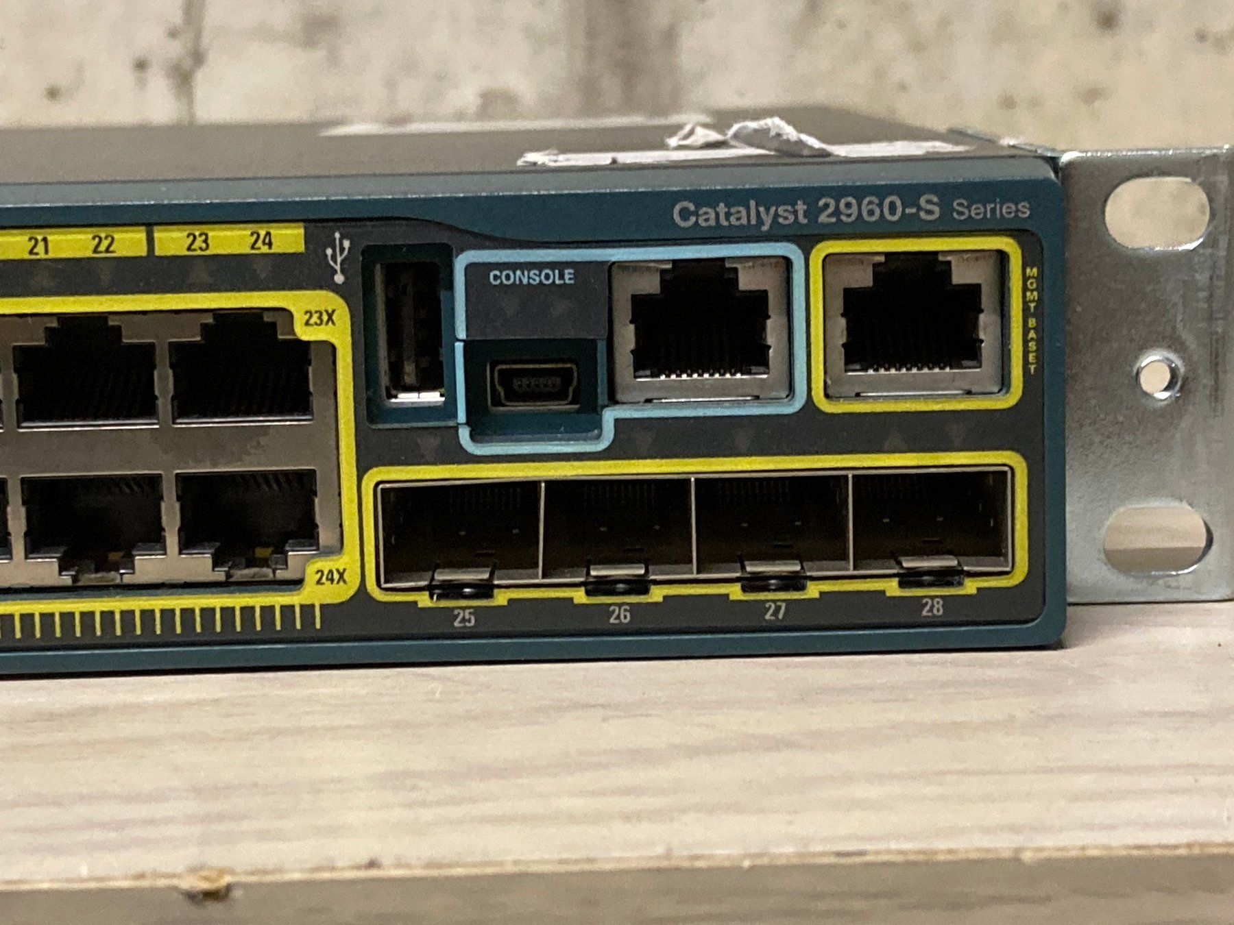 Cisco Hub & Switch: Cisco Catalyst 2960-S Switch – Usato da Wettingen venduto da Schabernack_sam 3