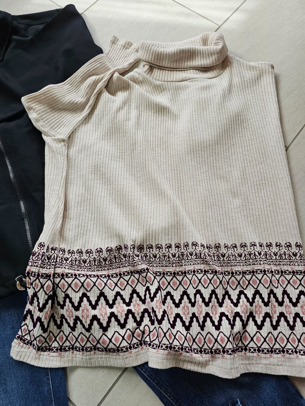 Lots de vêtements: Jeans & 3 Oberteile Grösse 40/42  L – D'occasion à Einigen par Pretorius66 7