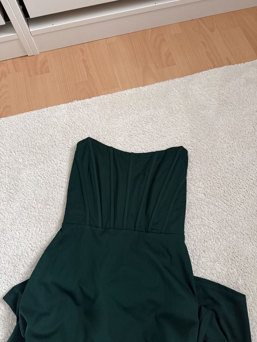 Vestiti: Dunkelgrünes Abendkleid – Nuovo (secondo la descrizione) da Alpnach Dorf venduto da beauty87