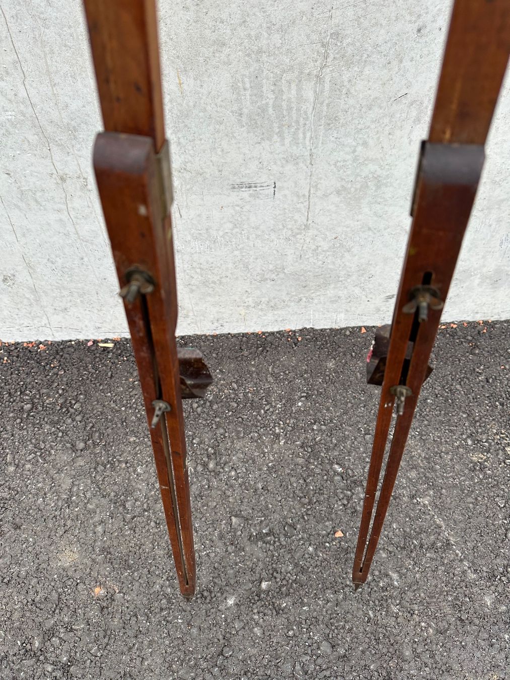 Chevalets: Antikes Stativ mir toller Patina, Staffelei oder Socklel usw – D'occasion à Laufenburg par industrial-silence 3