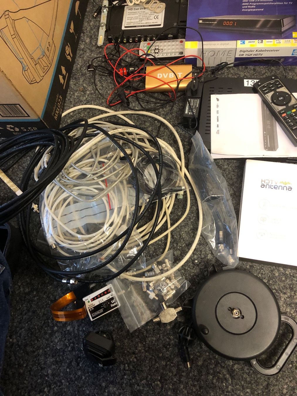 Ricevitori: Satellitenschüssel / Receiver / Antennen – Usato da Schwanden GL venduto da Doctor303 3