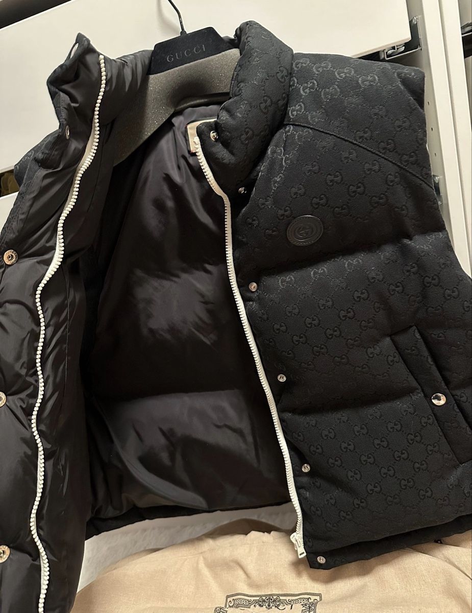 Gucci Gilets: Gucci Weste – Neuf avec emballage d'origine à Hinwil par pas_hw6w 1