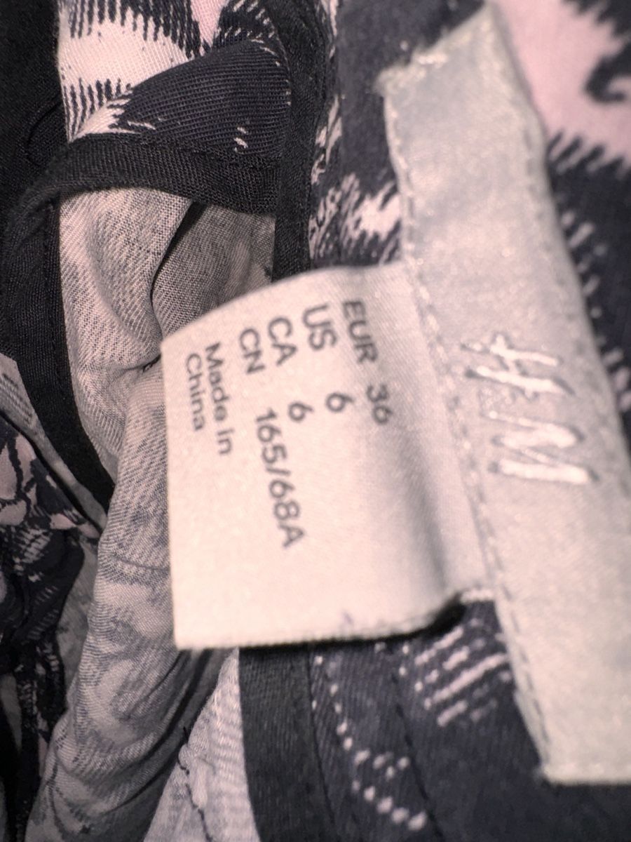 H&M Pantaloni: Kurze Blumen-Hose H&M 36 – Nuovo (secondo la descrizione) da Richterswil venduto da Manu55555 3