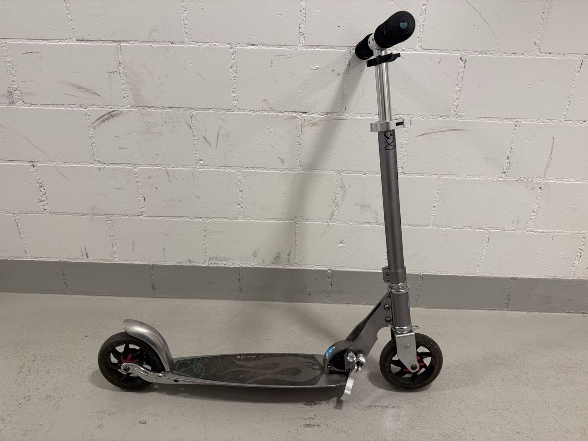 Micro Kickboard: Micro Roller klappbar silber gebraucht – Usato da Grafstal venduto da Tschibo2 1