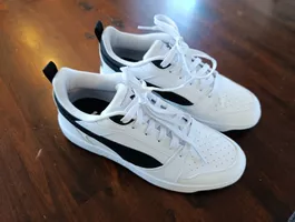 Puma Sneaker weiss schwarz neuwertiger Zustand