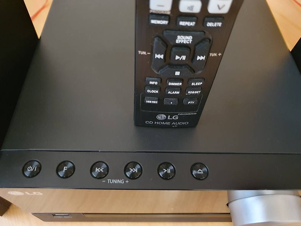 LG Lettore multimediale & Streamer: Top Angebot - LG Micro Hifi System mit powervollem Klang – Usato da Oftringen venduto da micput 2