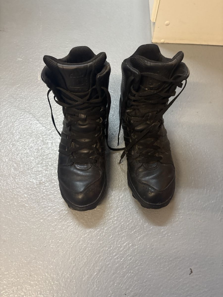Adidas Scarpe da uomo: Kampfstiefel Adidas Grösse 46 + – Usato da Neerach venduto da Opahl
