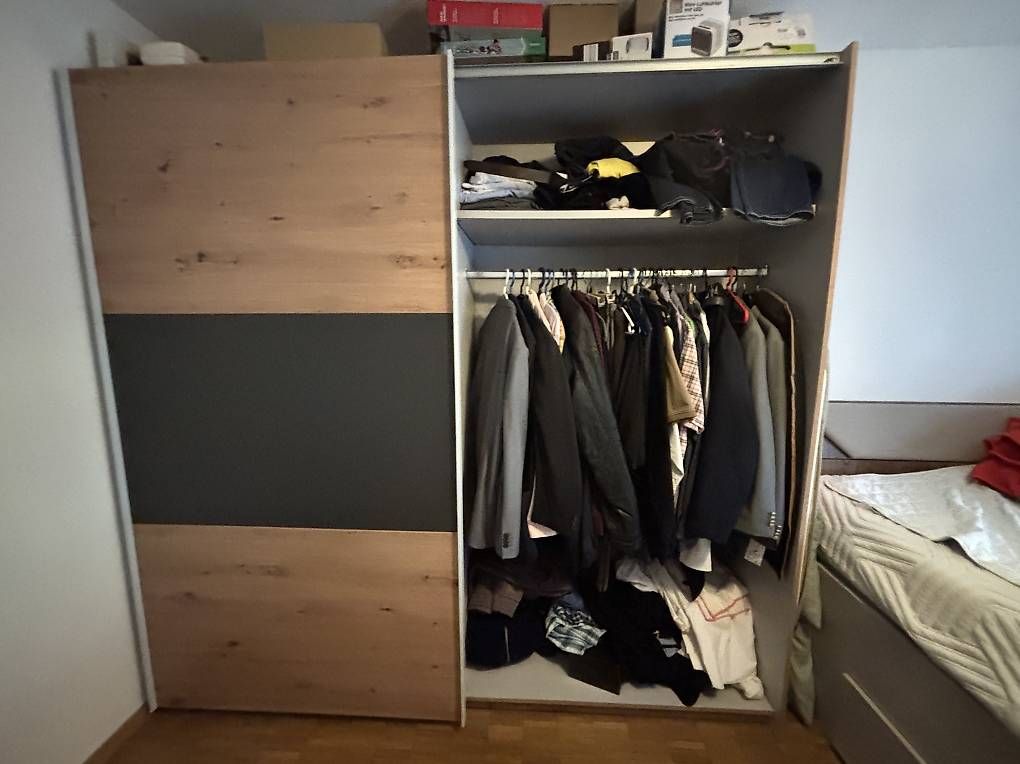 Armoires: Kleiderschrank – D'occasion à Uster par yas_8zmn 1