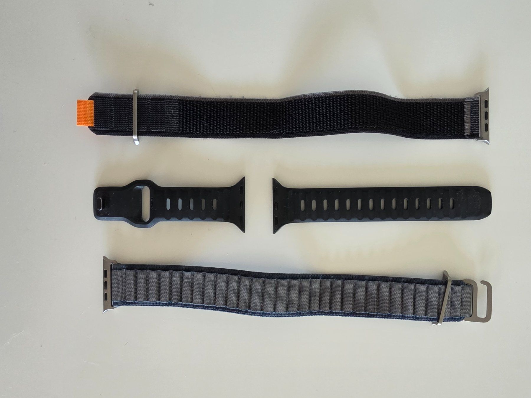 Apple Smartwatch: Apple Watch Ultra 2 + 3 straps + Latercase – Usato da Zürich venduto da agirardello 4