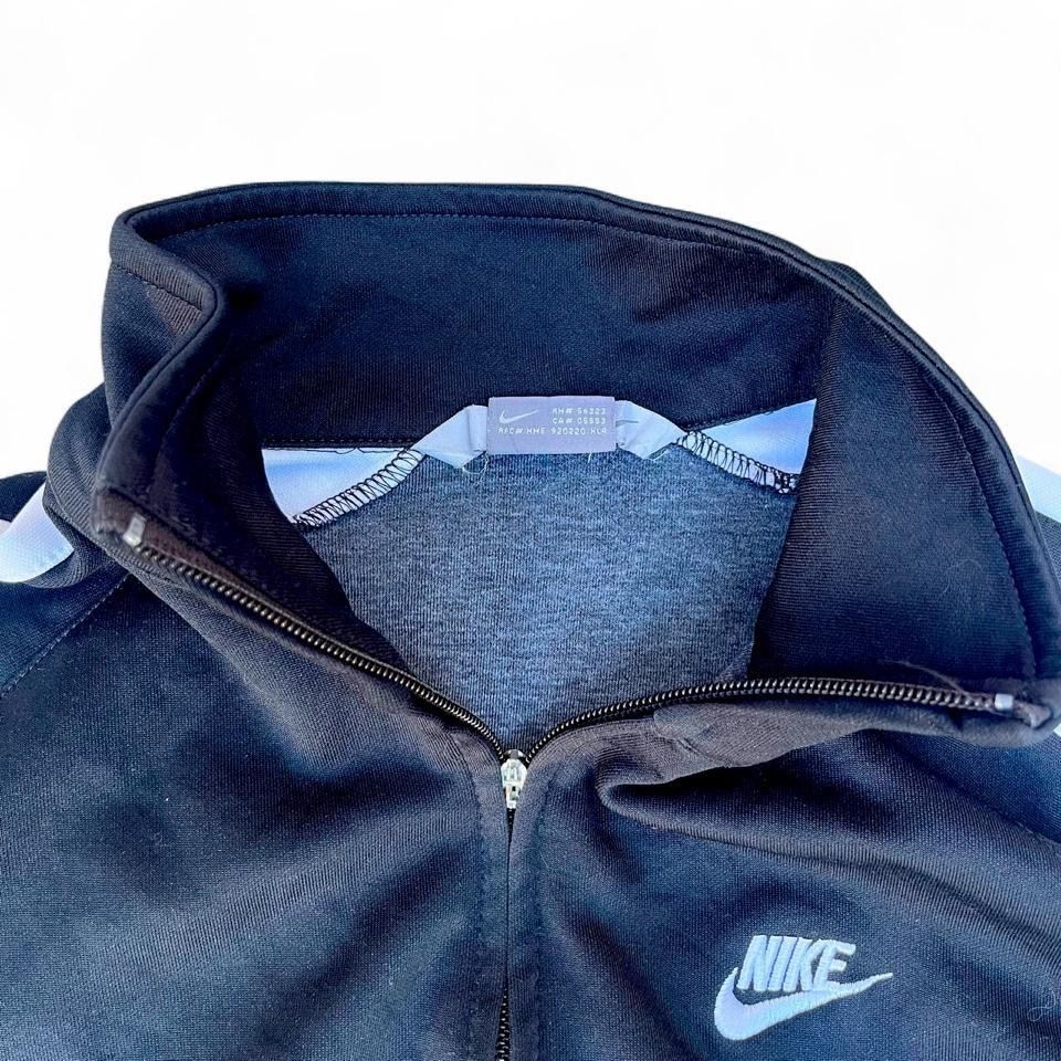 Nike Jacken: Nike Tracksuit Schwarz – Gebraucht aus Riehen von RESTREET 2