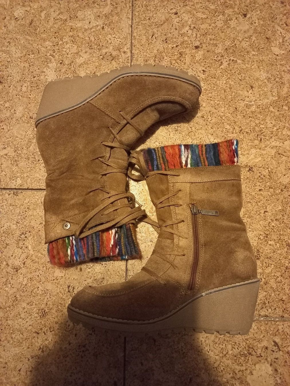 Scarpe da donna: Wedge Boots/Stiefel aus Wildleder – Nuovo (secondo la descrizione) da Oberuzwil venduto da venditum. 1