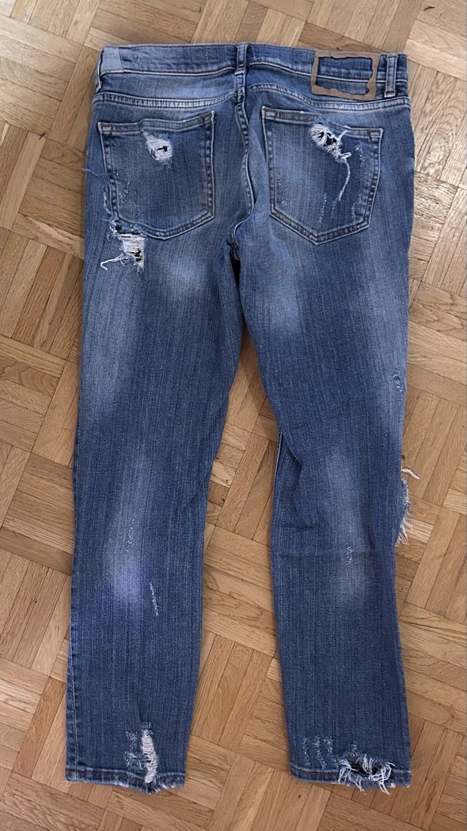 Zara Jeans: Zara ripped jeans in size 36 – Usato da Glattbrugg venduto da Lara_G06 1