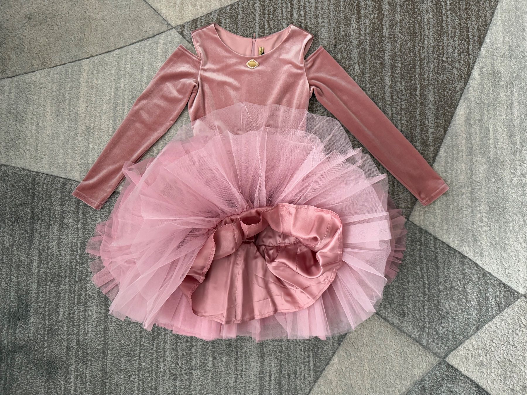Vestiti & Gonne: Festliches Kleid Gr.146 – Usato da Zürich venduto da makmakmak 3
