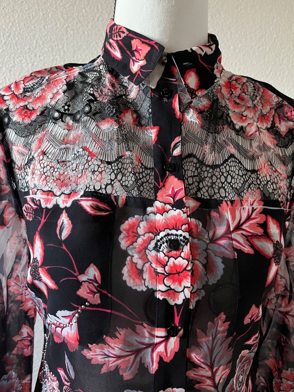 Guess Camicette: Guess Bluse Grösse XS – Nuovo (secondo la descrizione) da Grafstal venduto da fynesong