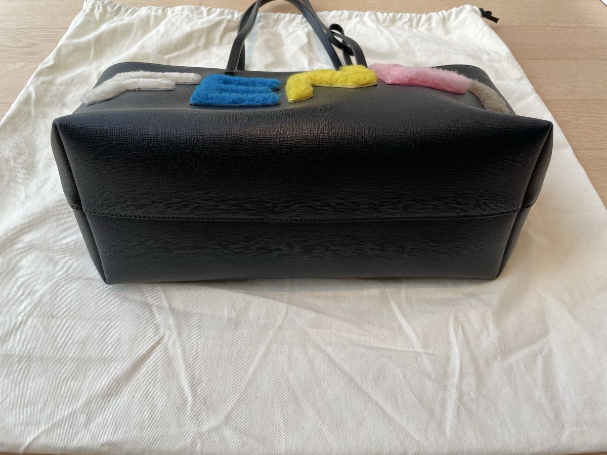 Fendi Borse da donna: Authentic Fendi Shopper with Shearling Logo! – Usato da Corcelles NE venduto da typoerrorist 2