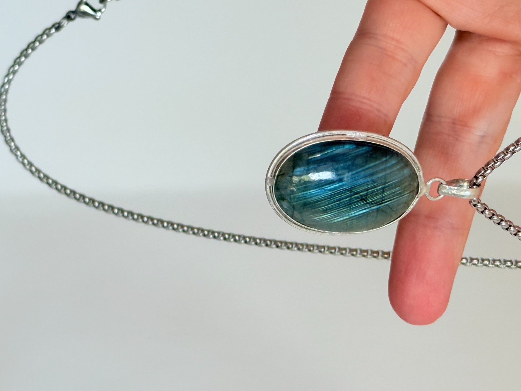 Ketten: Collier avec labradorite - Élégant & Naturel! – Neu und originalverpackt aus Genève von AWWA 5