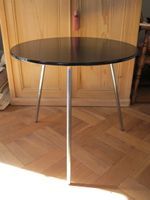 Tisch / Beistelltisch / kleiner Tisch