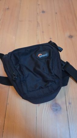 Lowepro Kamera-Umhängetasche – kompakt & gut gepolstert