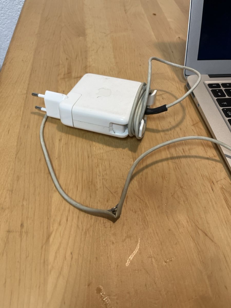 Apple Notebook: MacBook Air 15 Zoll – Difettoso da Rütihof venduto da mickymaus 2