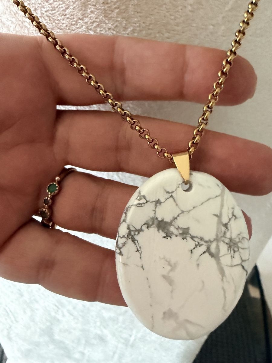 Colliers: Necklace with white stone pendant new – Neuf (Voir description) à Bouveret par dou_g8q7 2