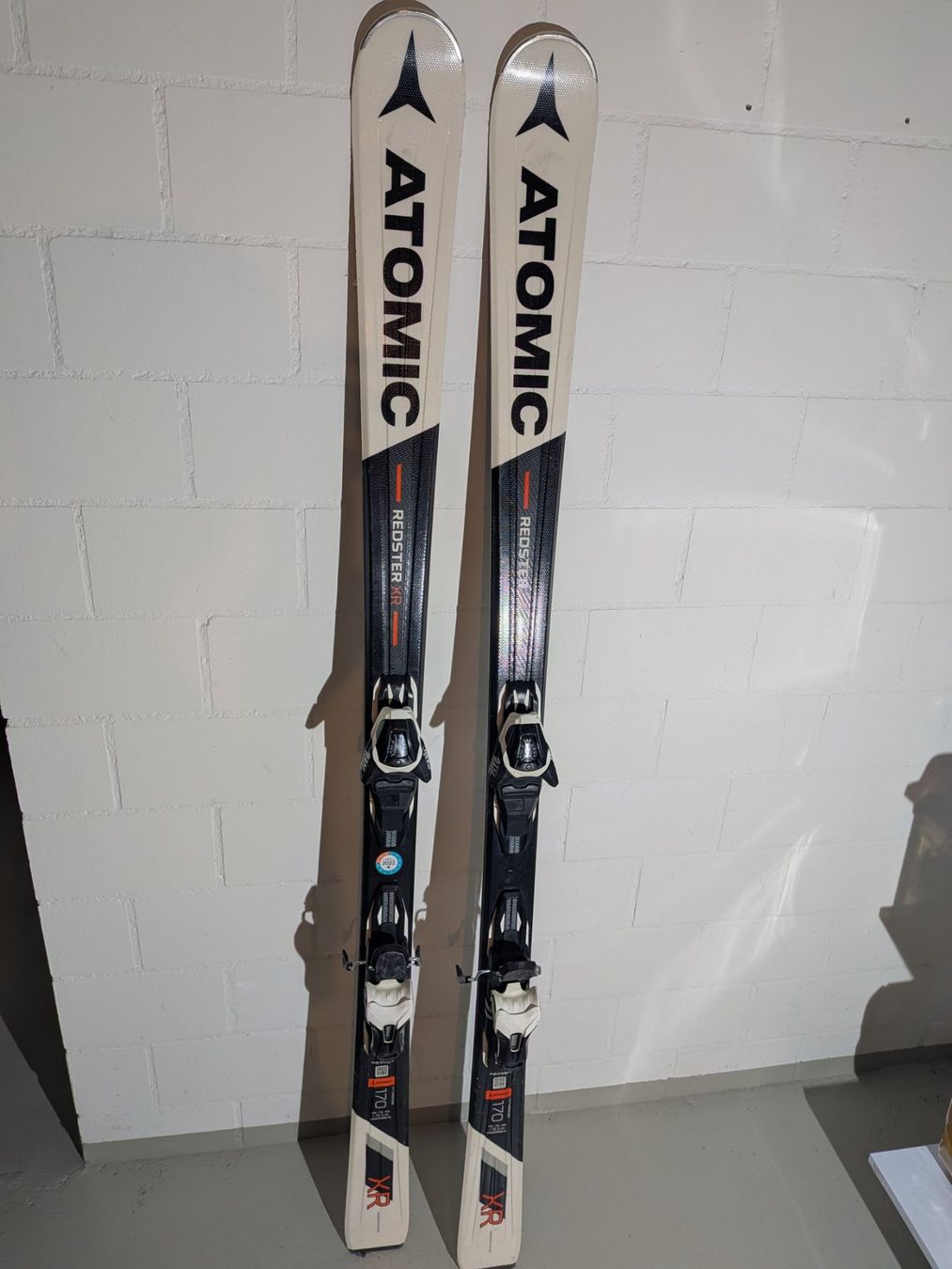 Atomic Sci: Ski und Bindung Atomic Redstar XR 170cm – Usato da Matzendorf venduto da eckro