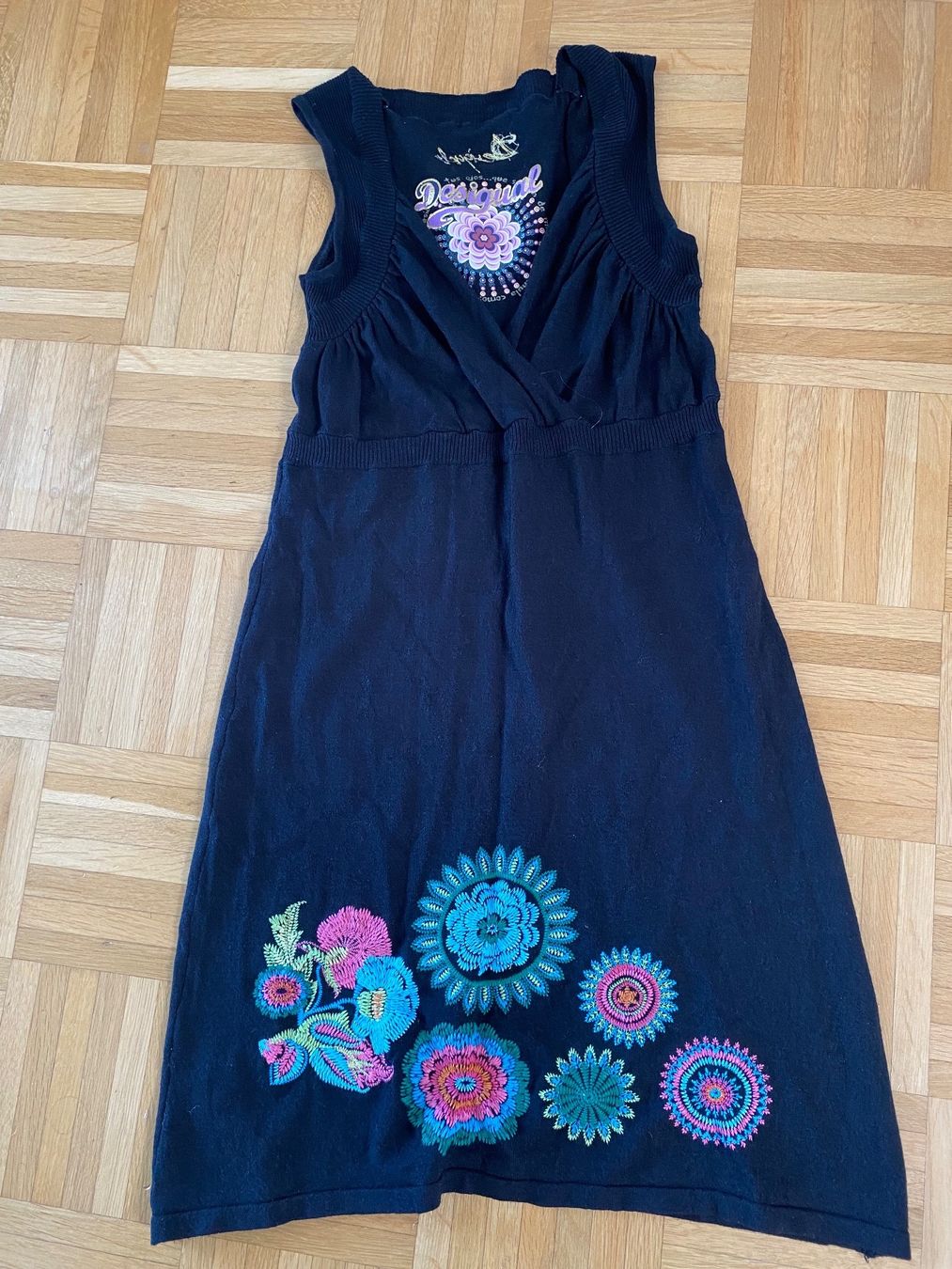 Desigual Vestiti: Desigual Kleid schwarz S – Usato da Gossau SG venduto da Dobby1974